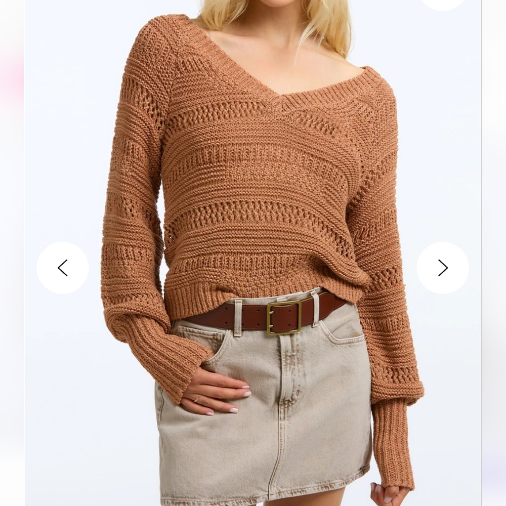 525 America Safe Crochet V Neck (NWT)